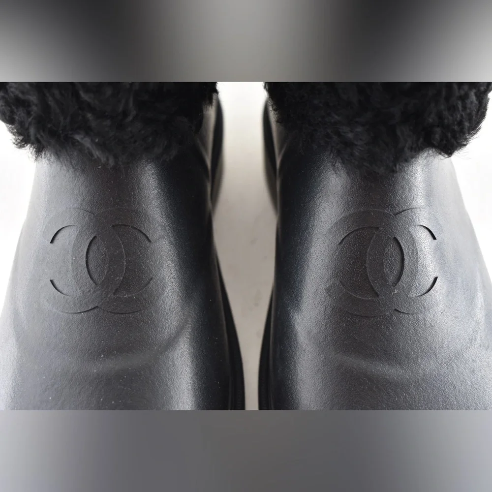 Chanel 24K Black Sheep Shearling Fur Rubber CC Low Top Short Ankle Rain Boots 42 - Picture 11 of 16